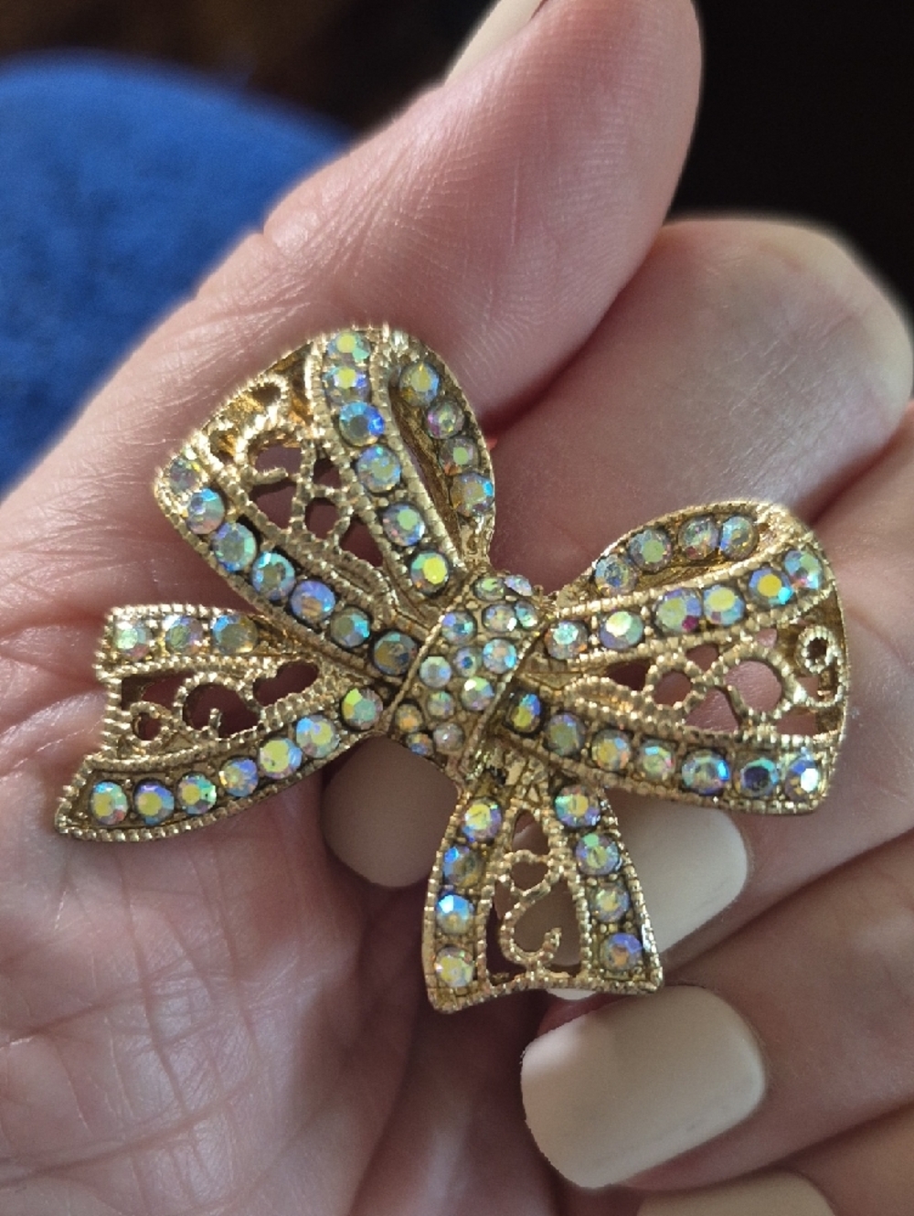 Vintage Bow Statement Ring with Aurora Borealis Crystals 5 3/4 - Picture 7 of 8
